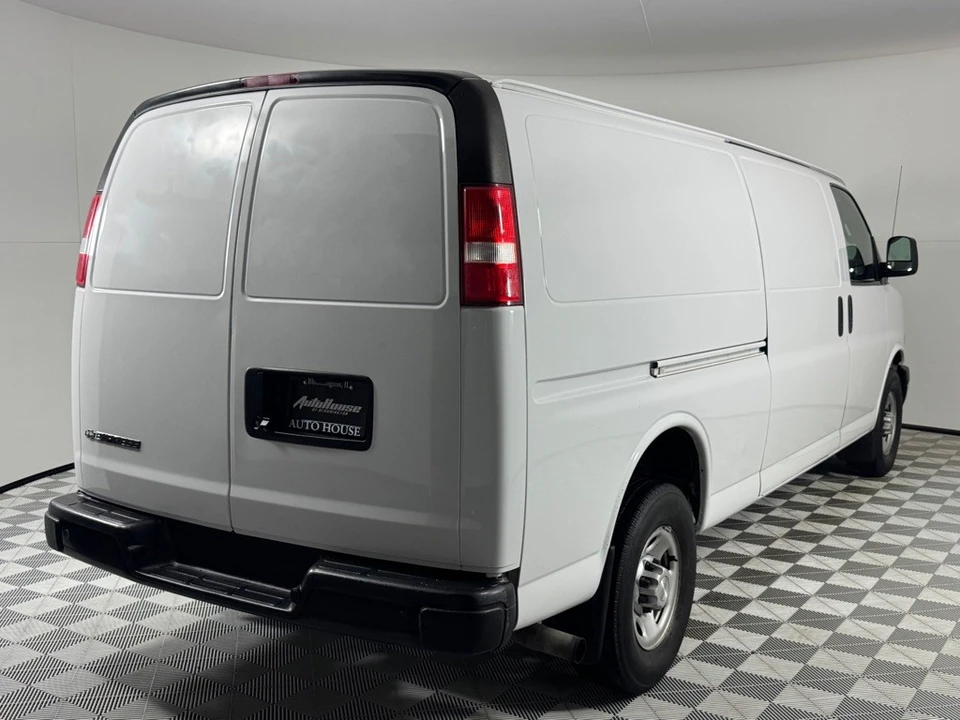 2018 Chevrolet Express - Image 5 of 12