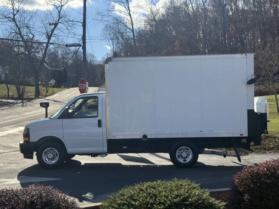 2018 Chevrolet Express - Image 6 of 12