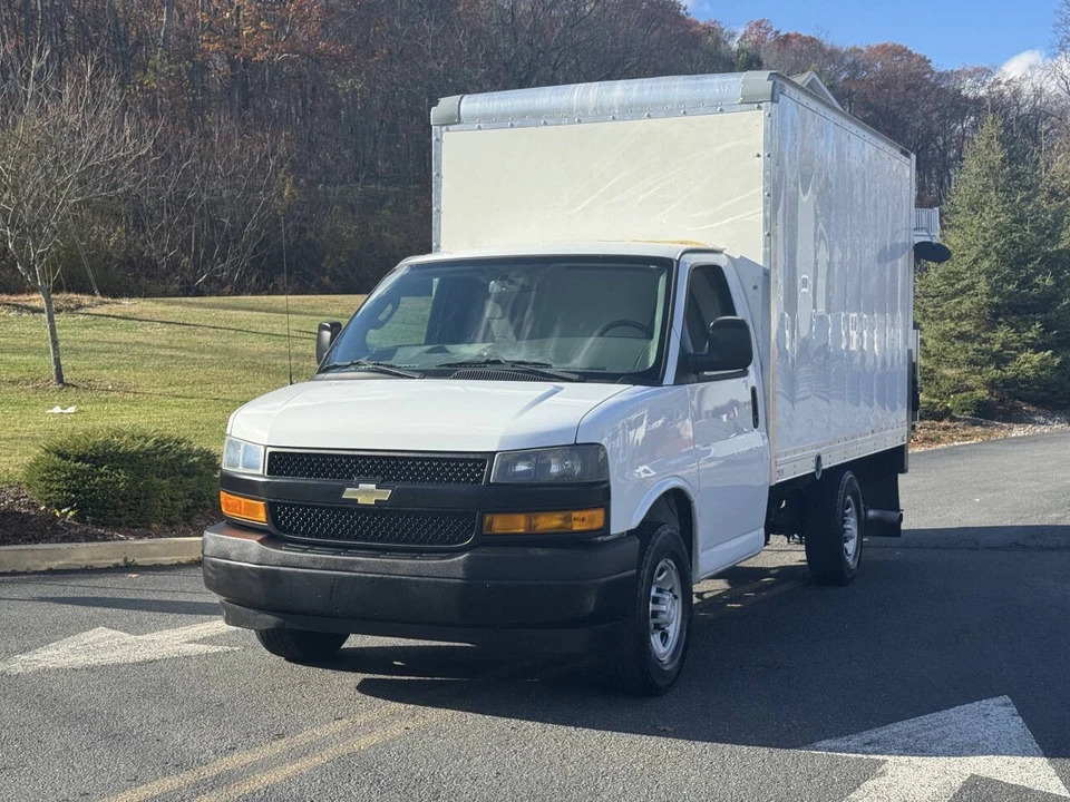 2018 Chevrolet Express - Image 4 of 12