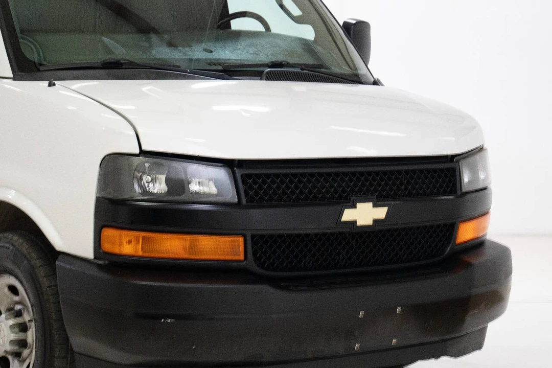 2018 Chevrolet Express - Image 9 of 12