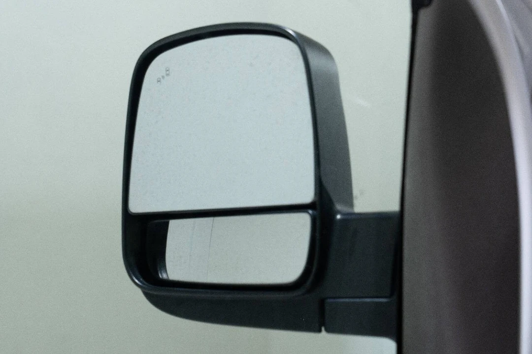 2018 Chevrolet Express - Image 20 of 21