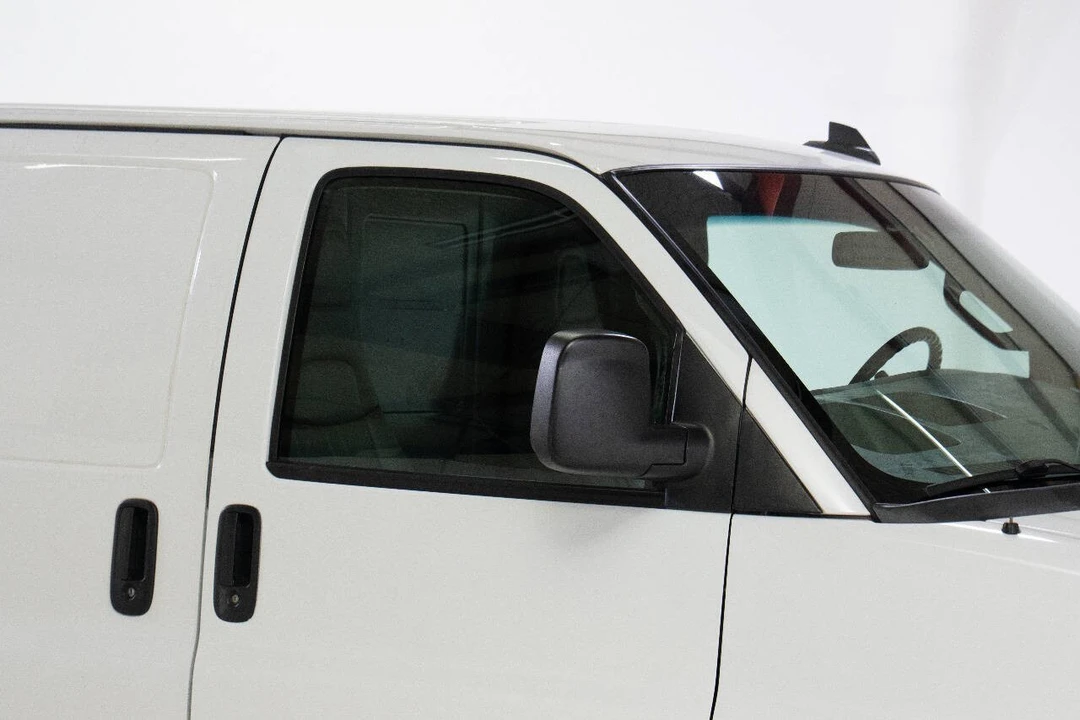 2018 Chevrolet Express - Image 14 of 21