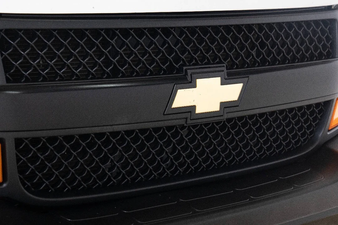 2018 Chevrolet Express - Image 17 of 21