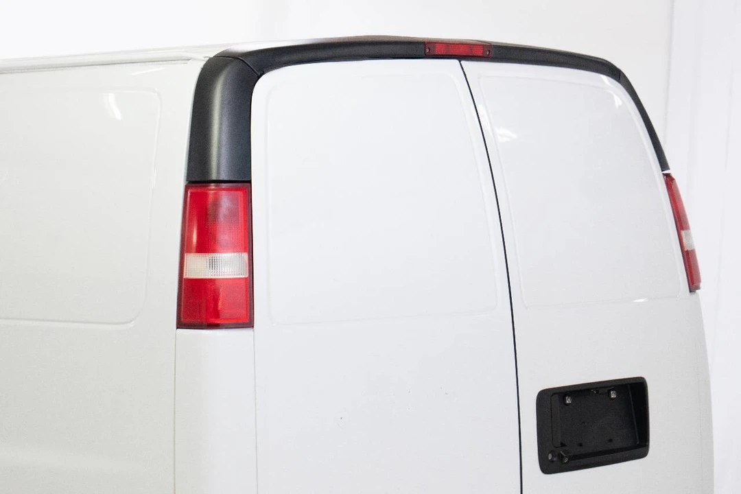 2018 Chevrolet Express - Image 11 of 12
