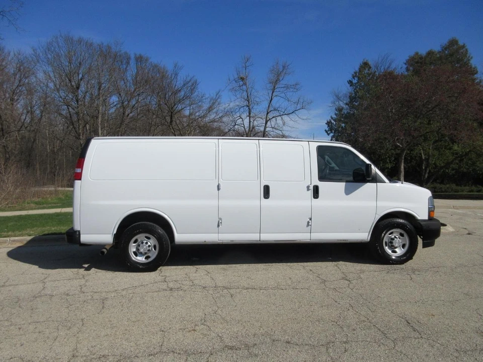2018 Chevrolet Express - Image 6 of 21