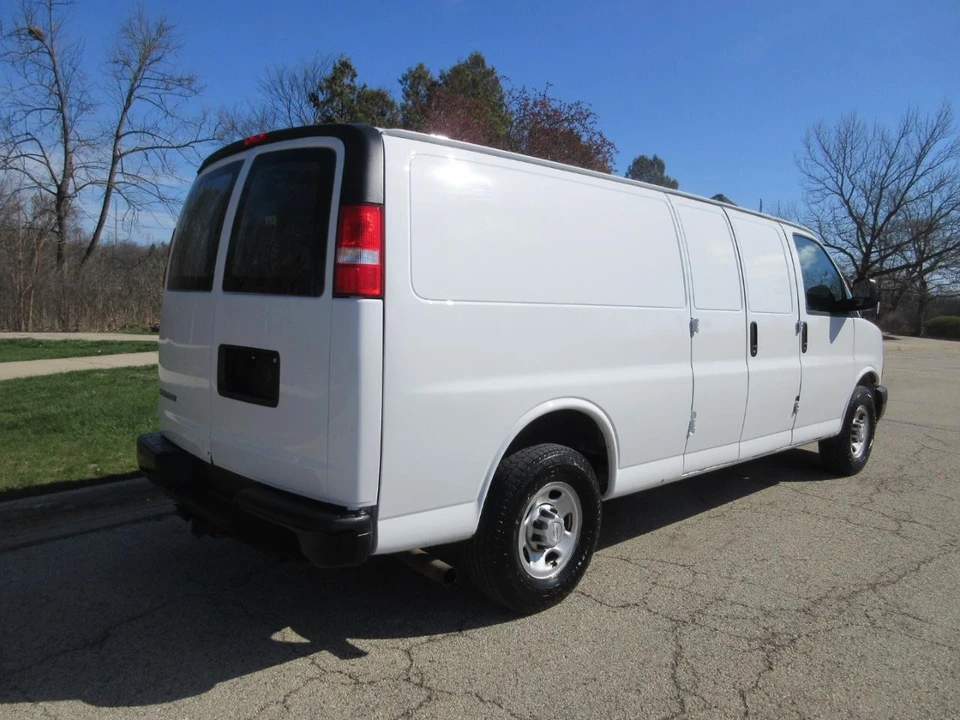 2018 Chevrolet Express - Image 7 of 21