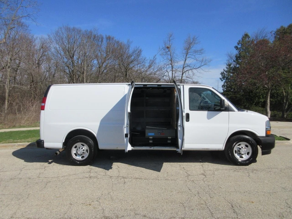 2018 Chevrolet Express - Image 20 of 21