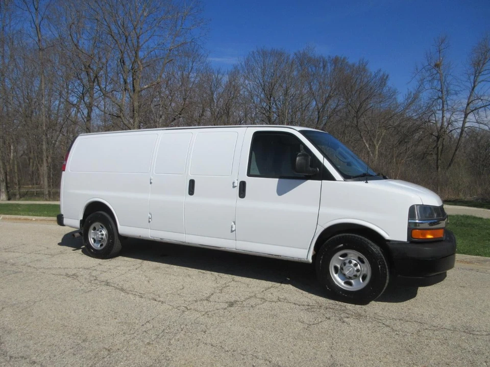 2018 Chevrolet Express - Image 5 of 21