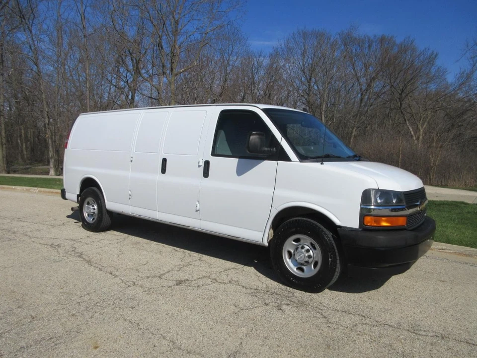 2018 Chevrolet Express - Image 3 of 21