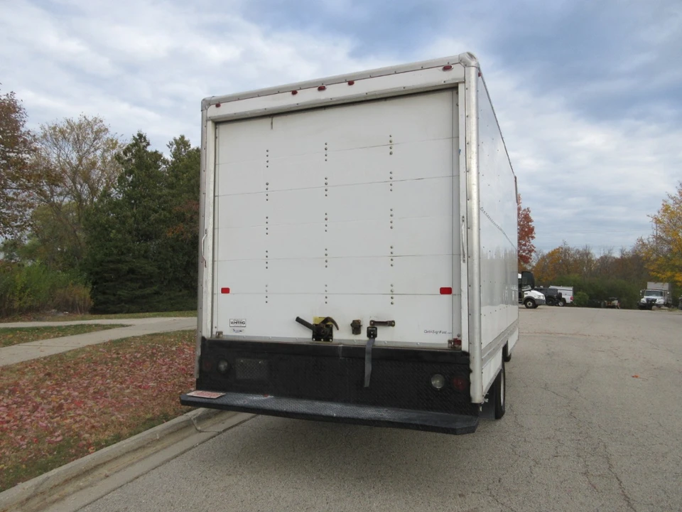 2018 Chevrolet Express - Image 10 of 21