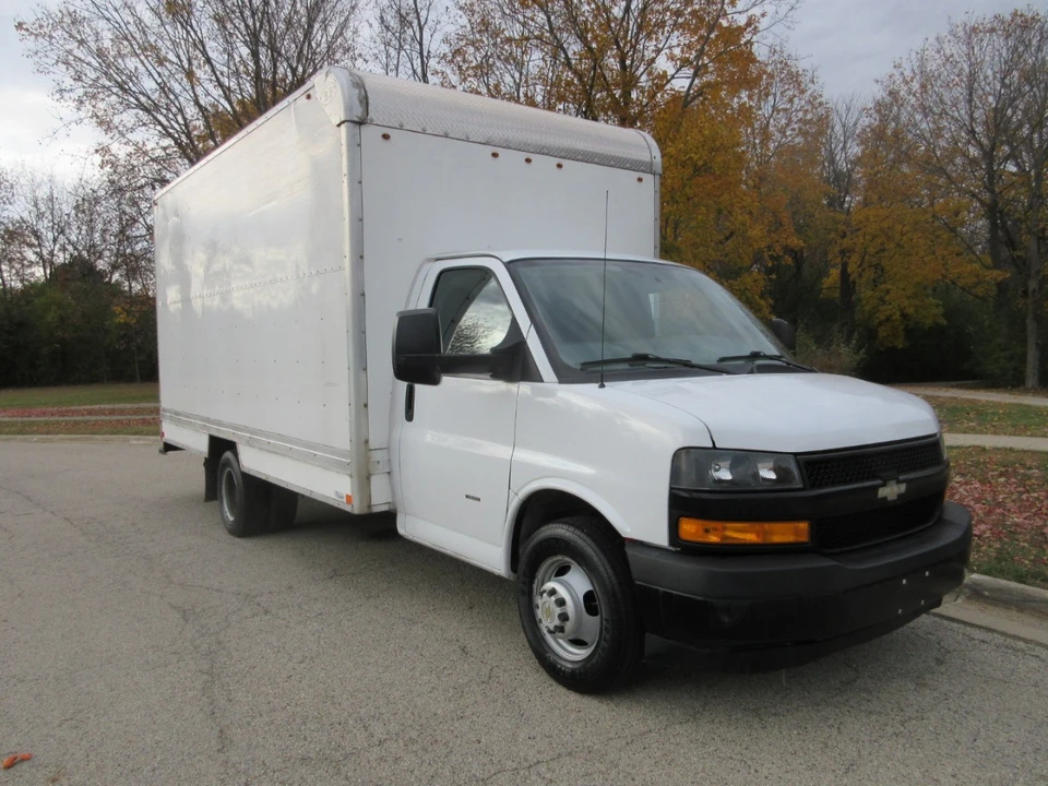 2018 Chevrolet Express - Image 19 of 21