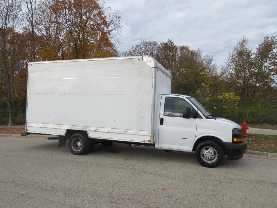 2018 Chevrolet Express - Image 4 of 21
