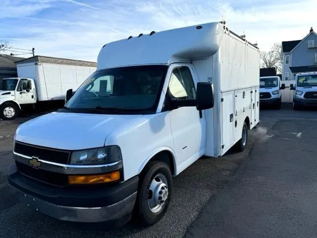 2018 Chevrolet Express - Image 2 of 7