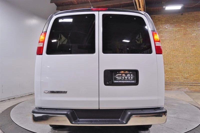2018 Chevrolet Express - Image 15 of 21