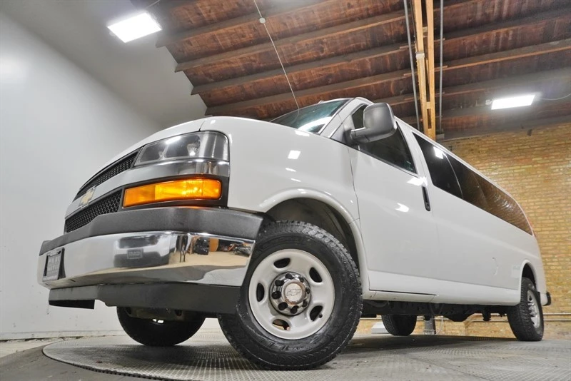 2018 Chevrolet Express - Image 3 of 21