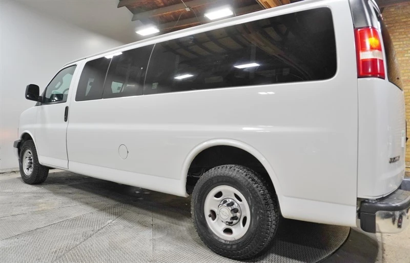 2018 Chevrolet Express - Image 18 of 21