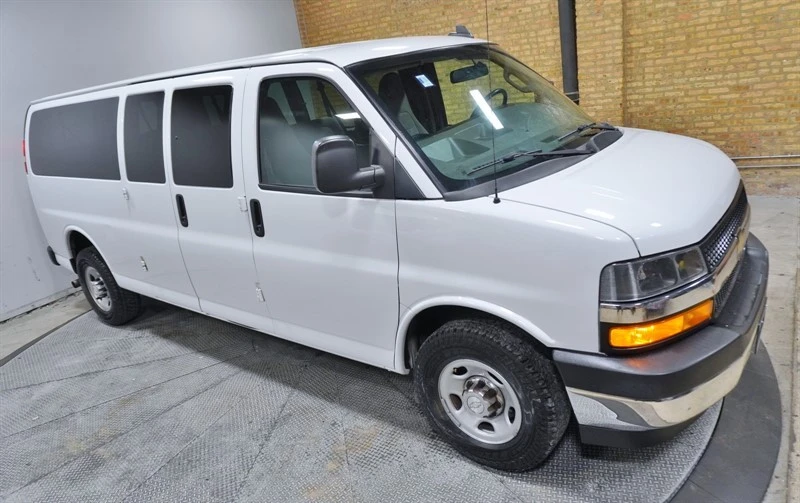2018 Chevrolet Express - Image 7 of 12