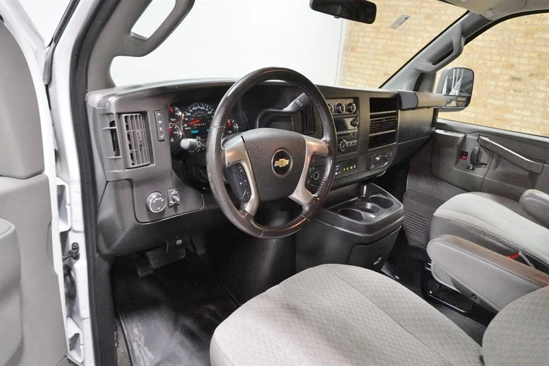 2018 Chevrolet Express - Image 21 of 21