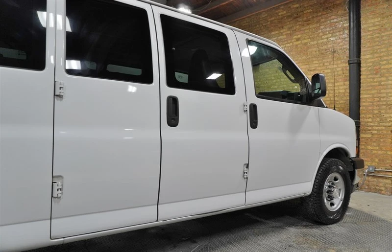 2018 Chevrolet Express - Image 14 of 21