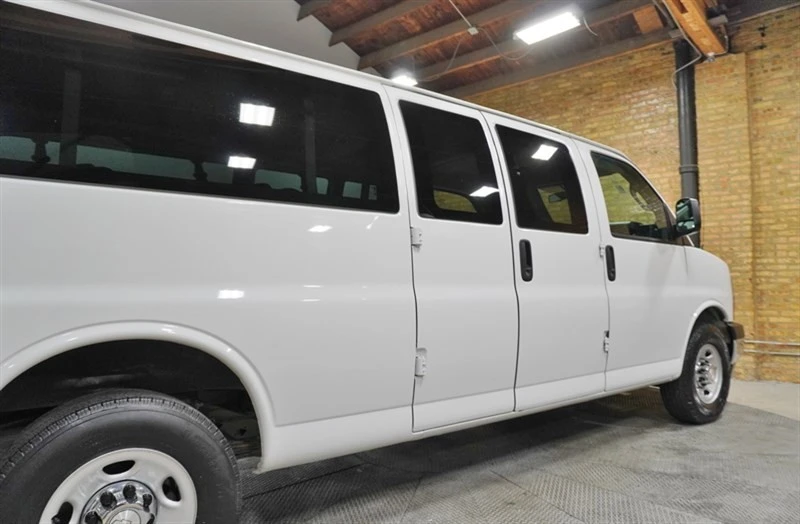 2018 Chevrolet Express - Image 13 of 21