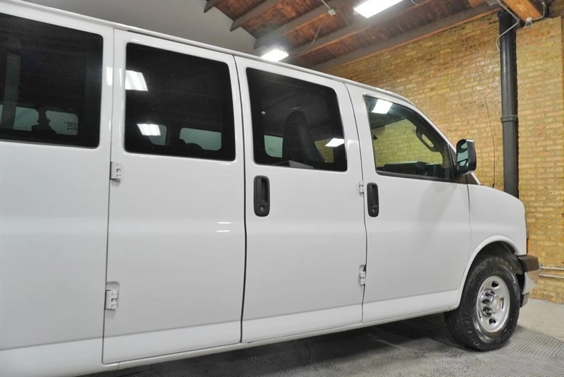 2018 Chevrolet Express - Image 14 of 21