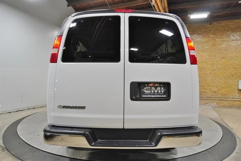 2018 Chevrolet Express - Image 15 of 21