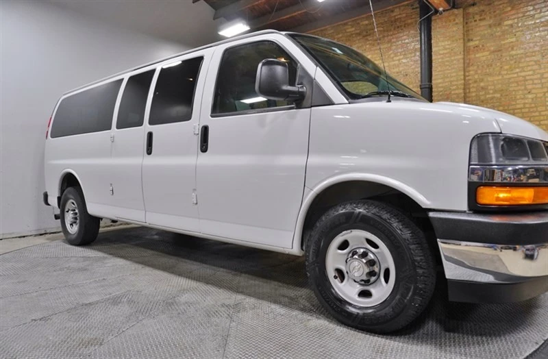 2018 Chevrolet Express - Image 7 of 21