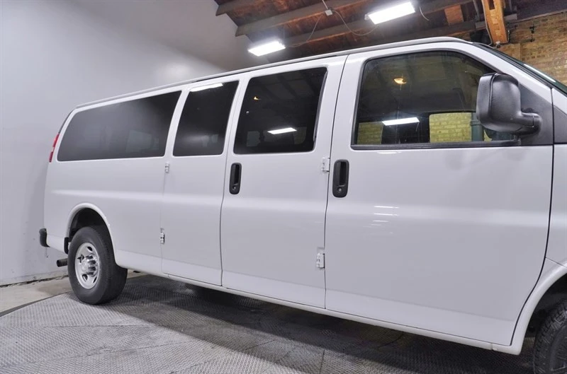 2018 Chevrolet Express - Image 8 of 21
