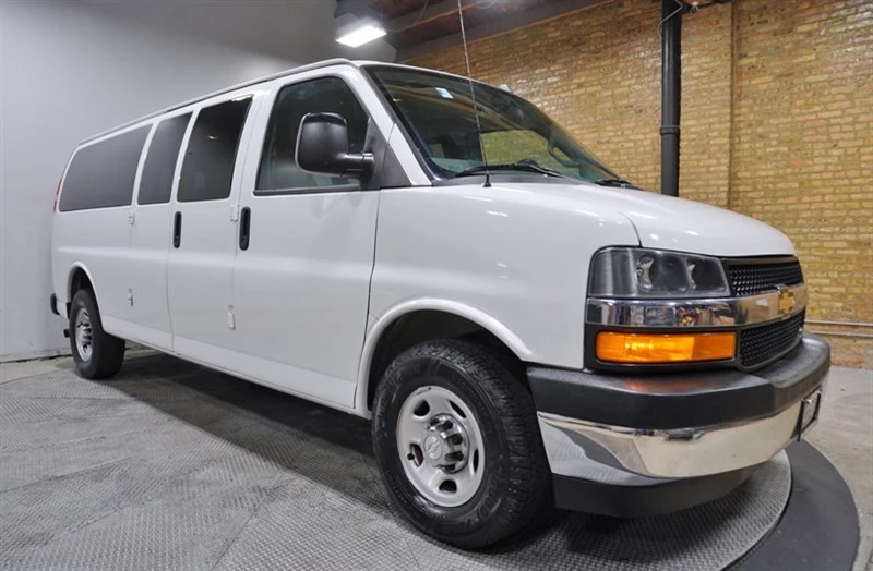 2018 Chevrolet Express - Image 5 of 21