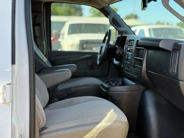2018 Chevrolet Express - Image 21 of 21