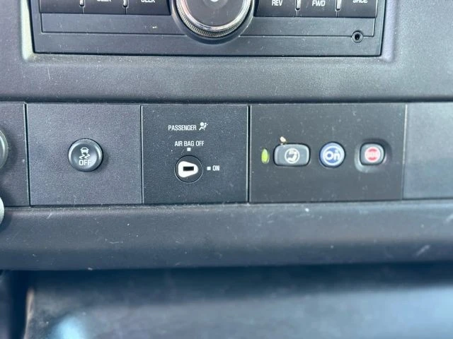 2018 Chevrolet Express - Image 17 of 25