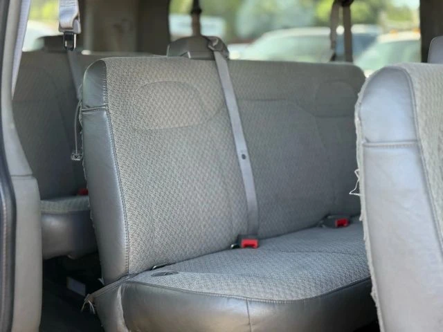 2018 Chevrolet Express - Image 23 of 25
