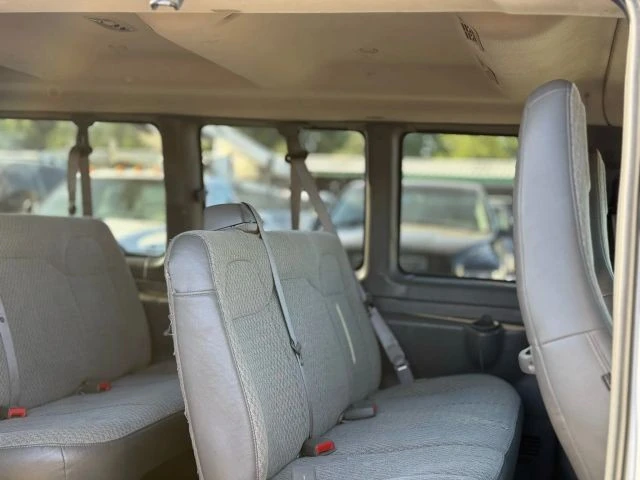 2018 Chevrolet Express - Image 22 of 25