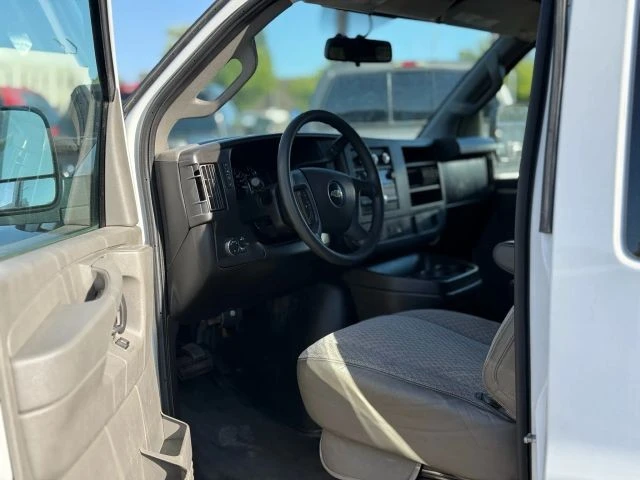 2018 Chevrolet Express - Image 9 of 21