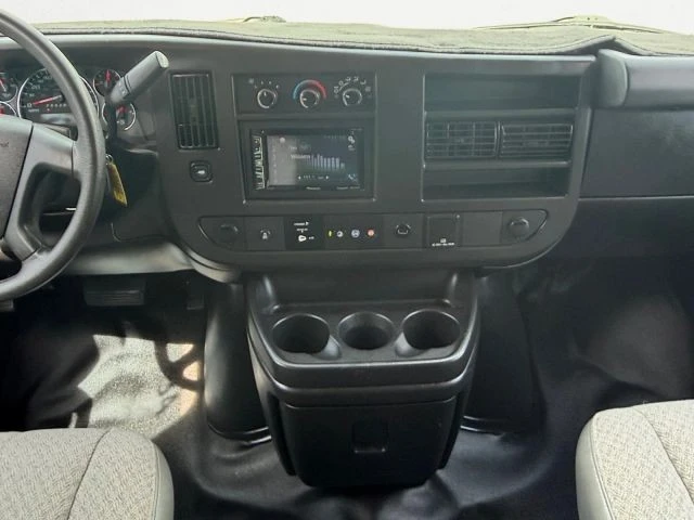 2018 Chevrolet Express - Image 17 of 21