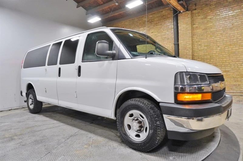 2018 Chevrolet Express - Image 6 of 12