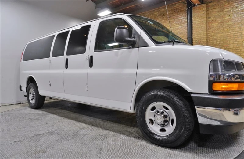 2018 Chevrolet Express - Image 7 of 12
