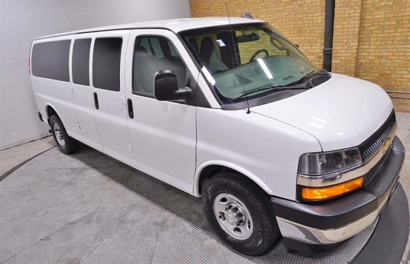2018 Chevrolet Express - Image 6 of 12