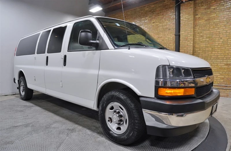 2018 Chevrolet Express - Image 5 of 12