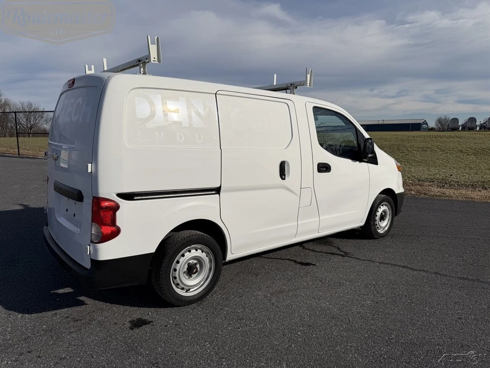 2018 Chevrolet Express - Image 11 of 12