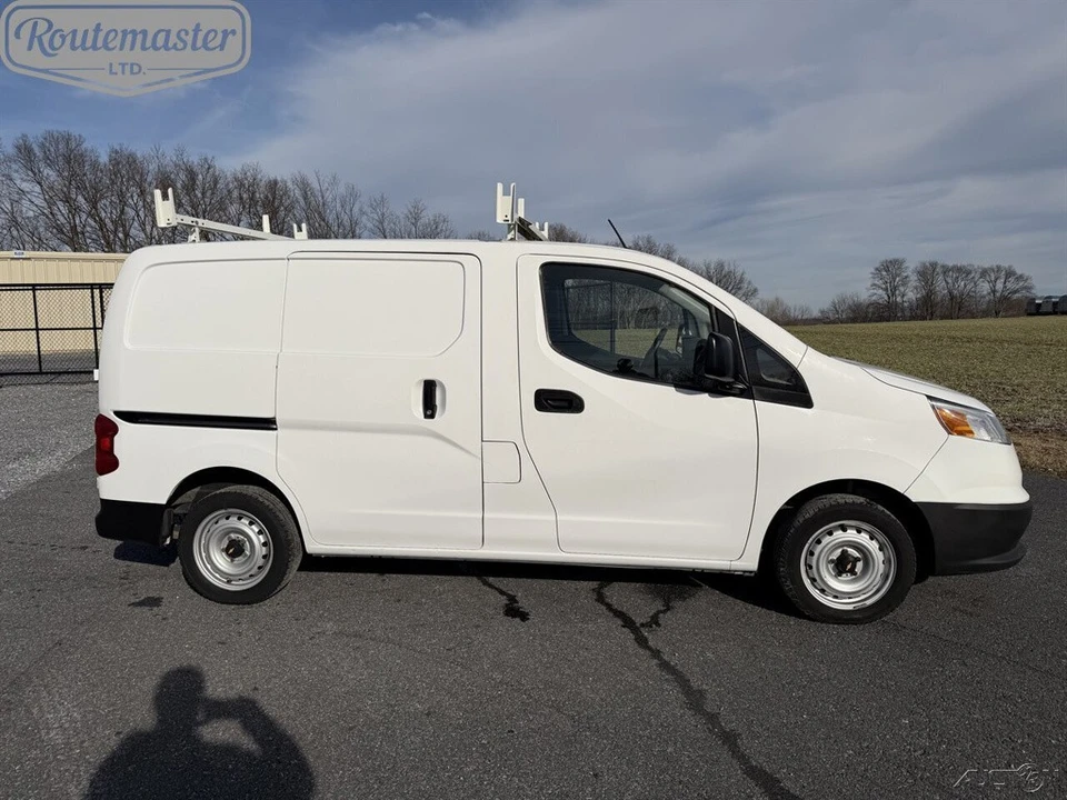 2018 Chevrolet Express - Image 9 of 12