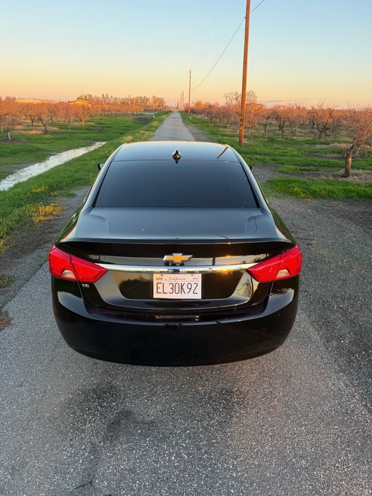 2018 Chevrolet - Image 4 of 13