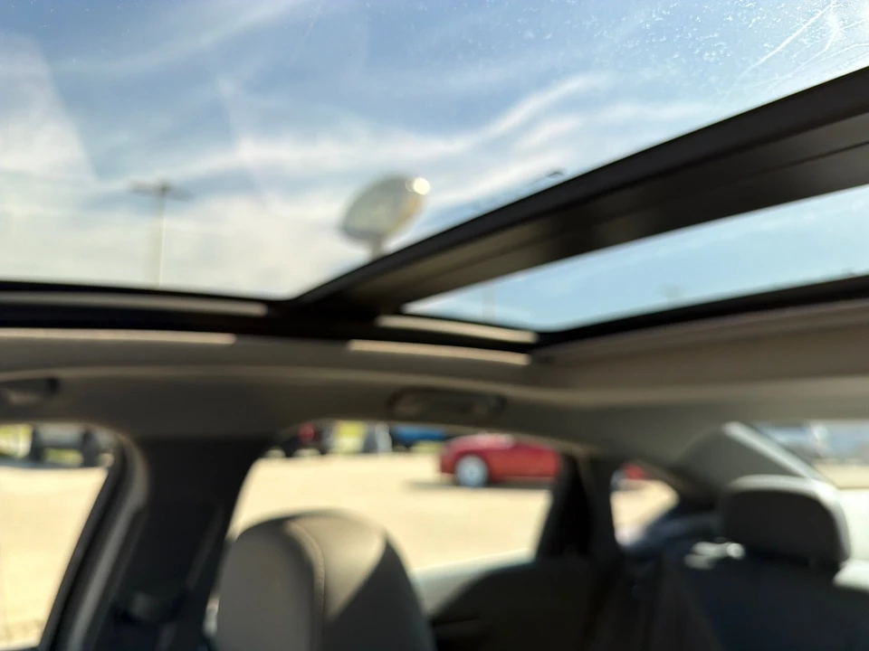 2018 Chevrolet Impala 10th Gen - Image 27 of 28