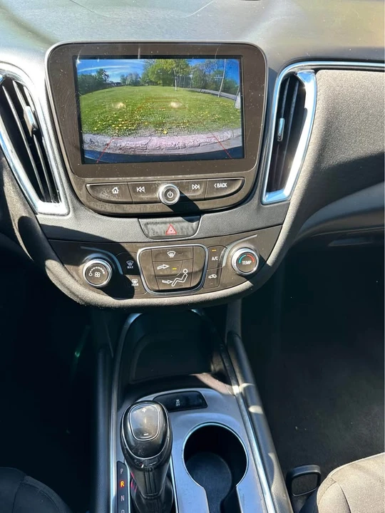 2018 Chevrolet Malibu - Image 12 of 17