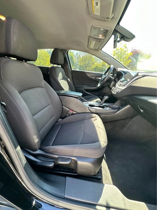 2018 Chevrolet Malibu - Image 8 of 17