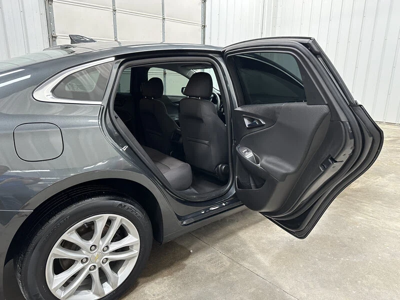 2018 Chevrolet Malibu - Image 15 of 21