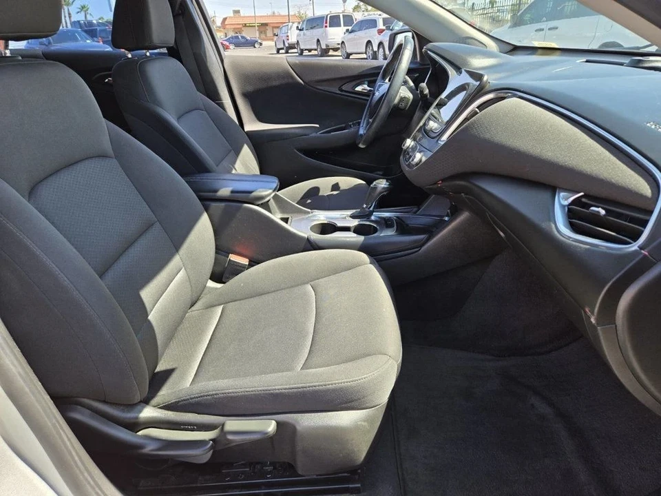 2018 Chevrolet Malibu - Image 12 of 19