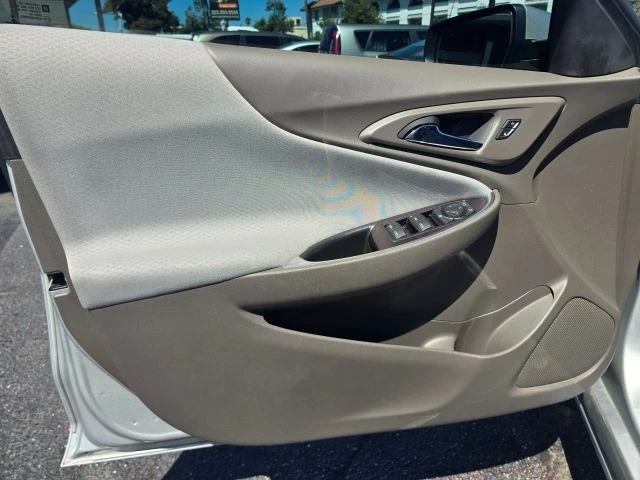 2018 Chevrolet Malibu - Image 16 of 21