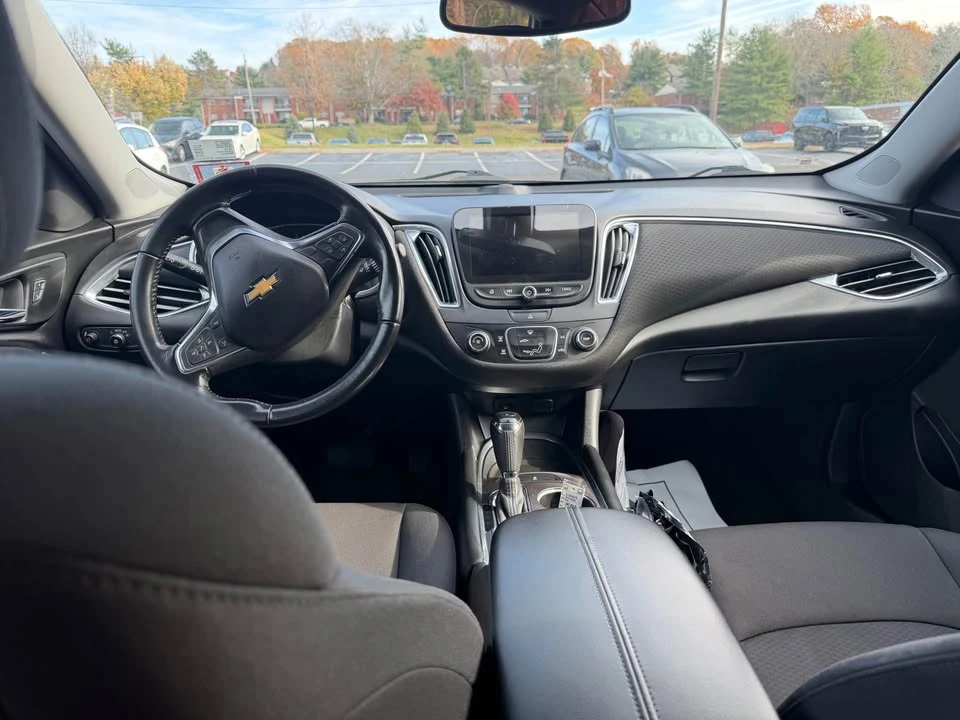 2018 Chevrolet Malibu - Image 12 of 16