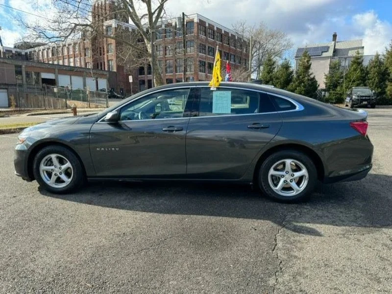 2018 Chevrolet Malibu - Image 8 of 12